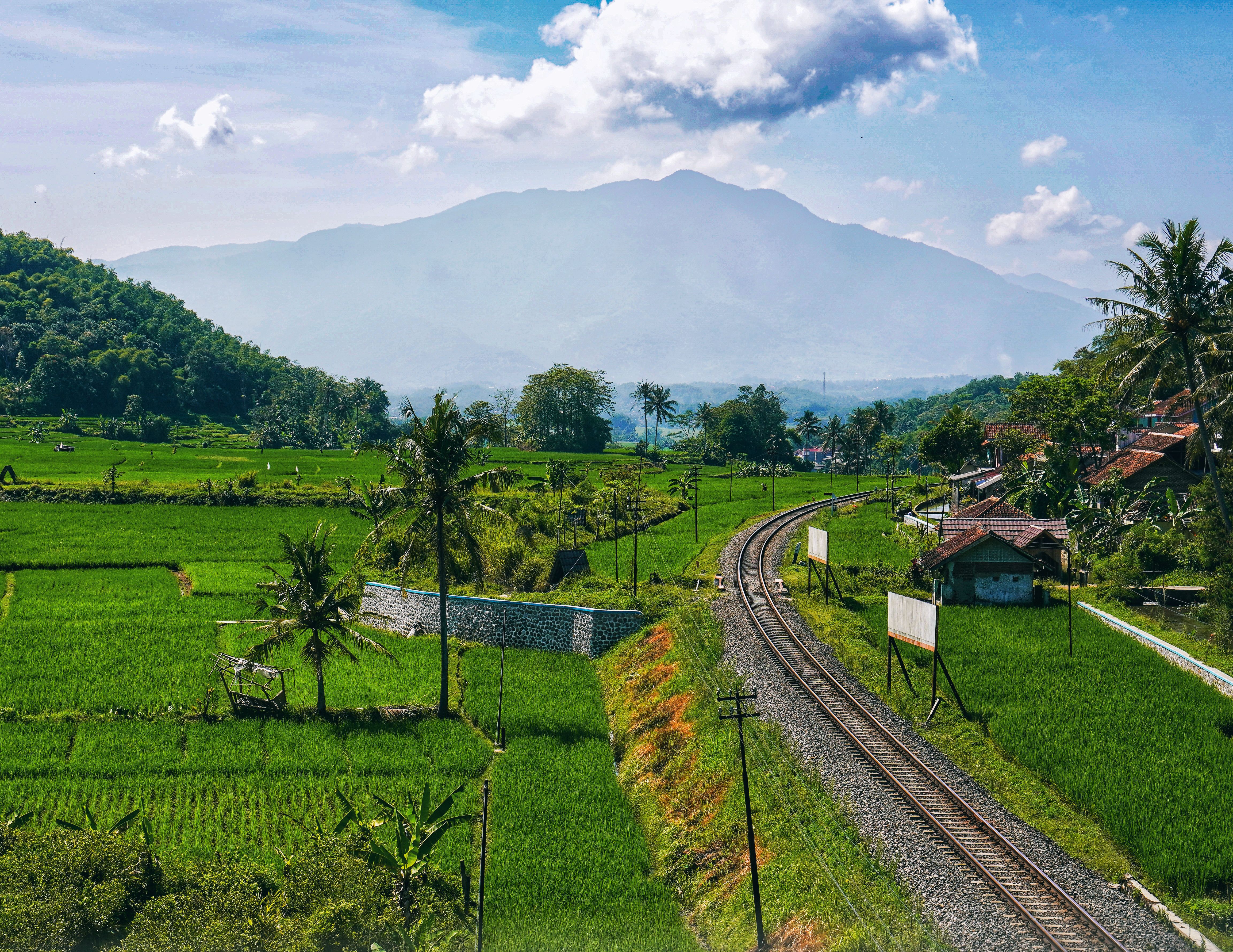Tren de lujo privado entre Yakarta y Yogyakarta atravesando Java